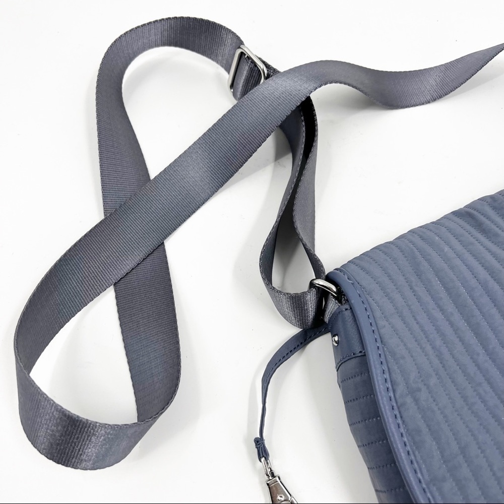 ✅‎ Kipling Blue Ribbed Crossbody. - Picture 3 of 9